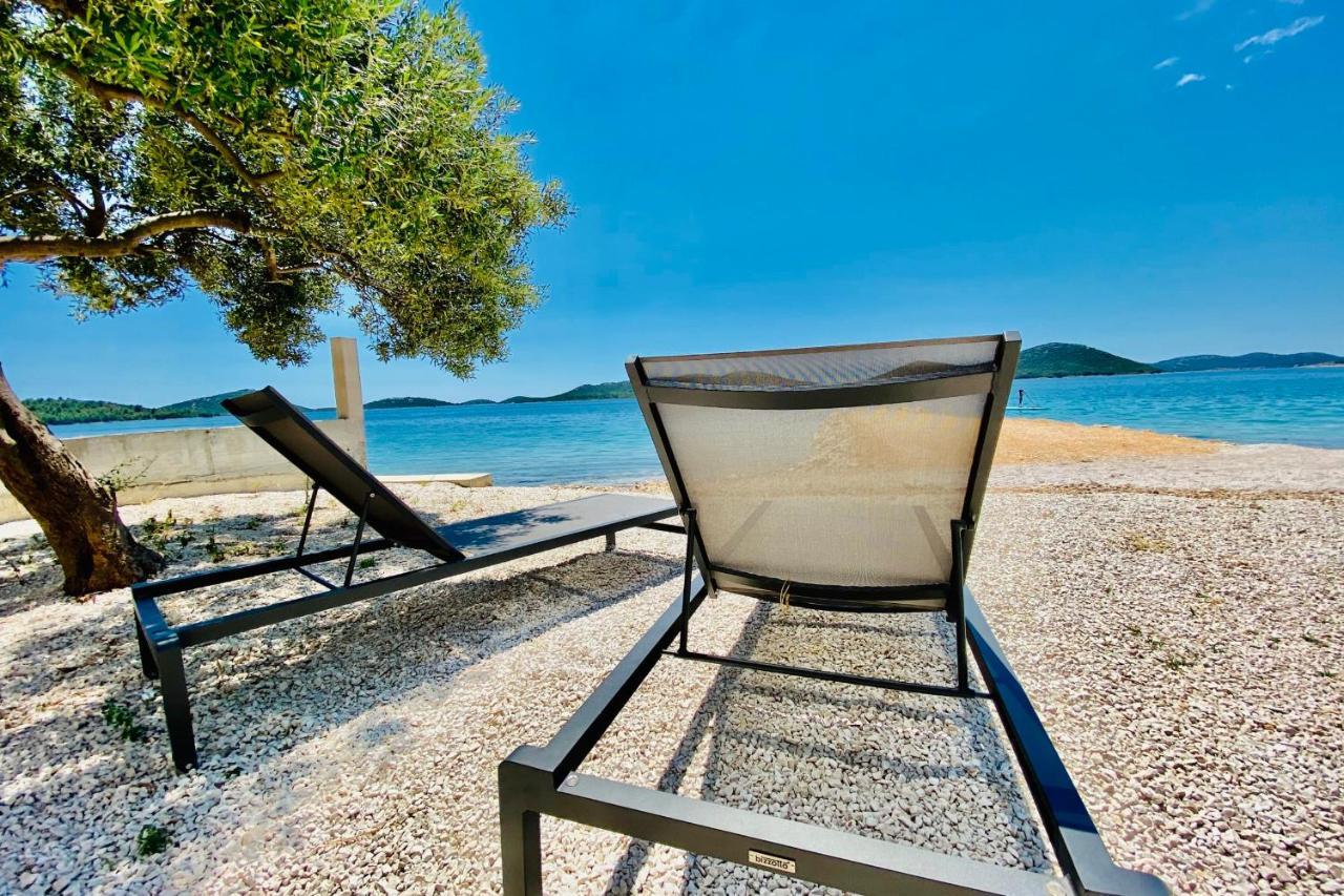 Buqez Eco Resort - Beach Villa 28 - Directly By Beach دراغ المظهر الخارجي الصورة