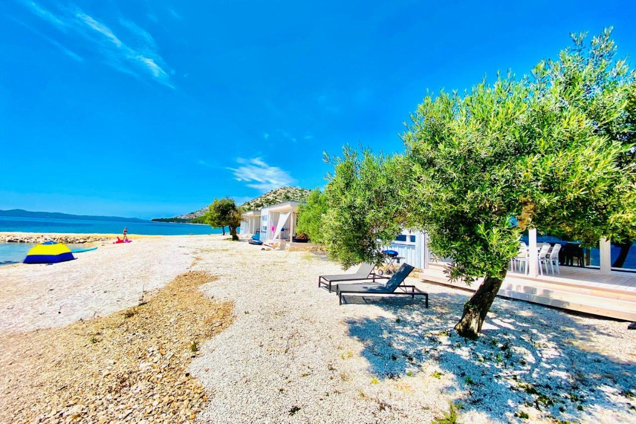 Buqez Eco Resort - Beach Villa 28 - Directly By Beach دراغ المظهر الخارجي الصورة