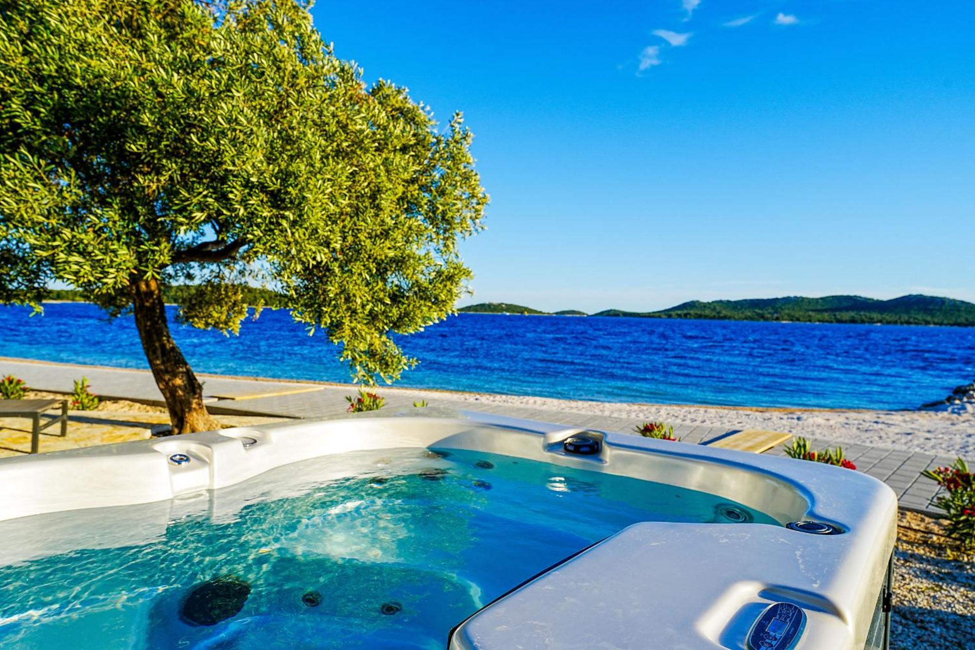 Buqez Eco Resort - Beach Villa 28 - Directly By Beach دراغ المظهر الخارجي الصورة