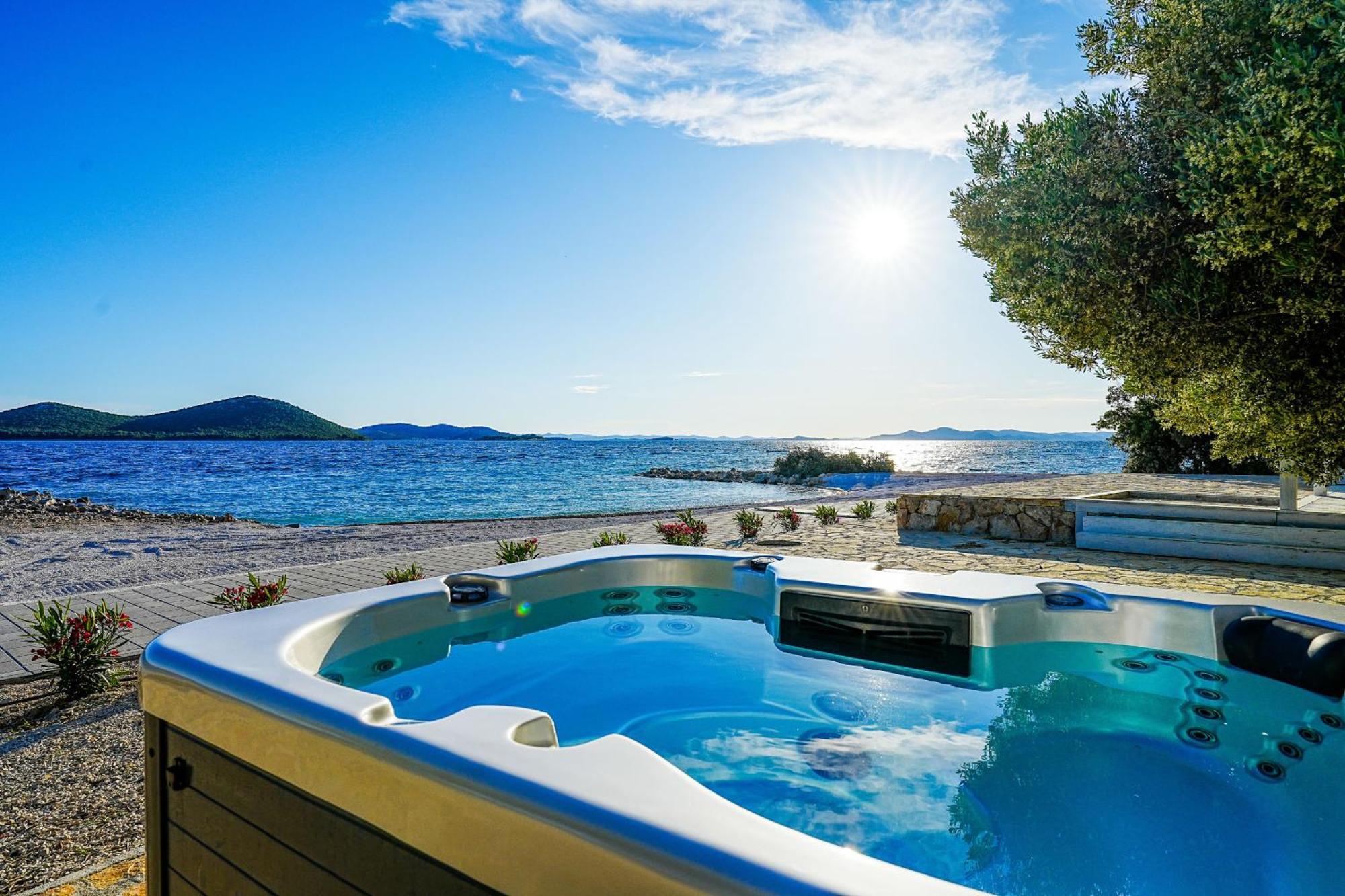 Buqez Eco Resort - Beach Villa 28 - Directly By Beach دراغ المظهر الخارجي الصورة